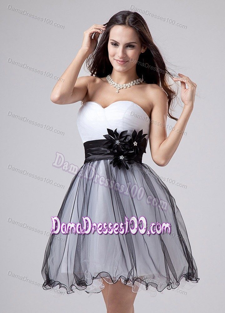 Sweetheart Dresses For Damas White and Black with Flowery Sash