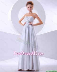 Simple Hand Made Flowers Empire Dama Dresses in White