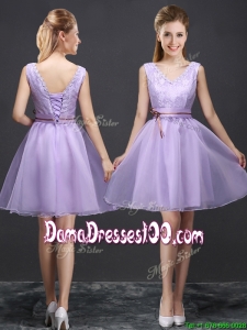 2017 Classical V Neck Lavender Short Dama Dress with Belt and Lace