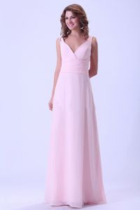 V-neck Formal Dresses For Dama in Baby Pink with Ruched Waist