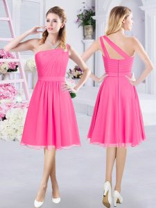 One Shoulder Knee Length Zipper Quinceanera Dama Dress Hot Pink for Prom and Party and Wedding Party with Ruching