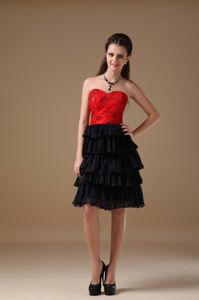 Sweetheart Knee-length Black and Red Beaded Dresses For Damas