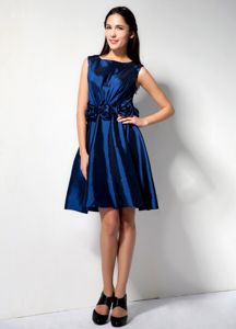 Scoop A-line Knee-length Royal Blue Dama Dress with Flower