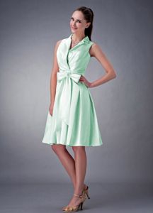 Discount Apple Green A-line V-neck Ruches and Bow Dama Dress