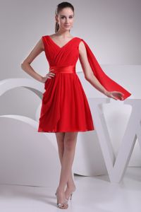 Red Chiffon V-neck A-line Ruched Short Quinces Dama Dress