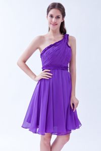 Purple A-line One Shoulder Ruched Party Dama Dresses Short