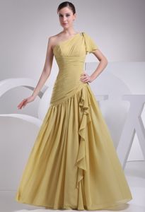 One Shoulder Ruched Yellow Zipper Up Dama Quinceanera Dress