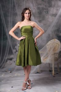 Olive Green A-line Strapless Quinceanera Dama Dresses to Knee-length