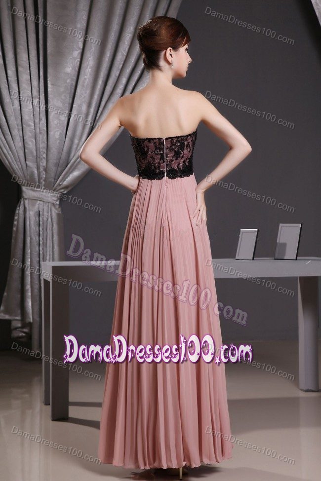 Pink with Black Lace Sweetheart Quinceanera Dama Dresses with Pleats