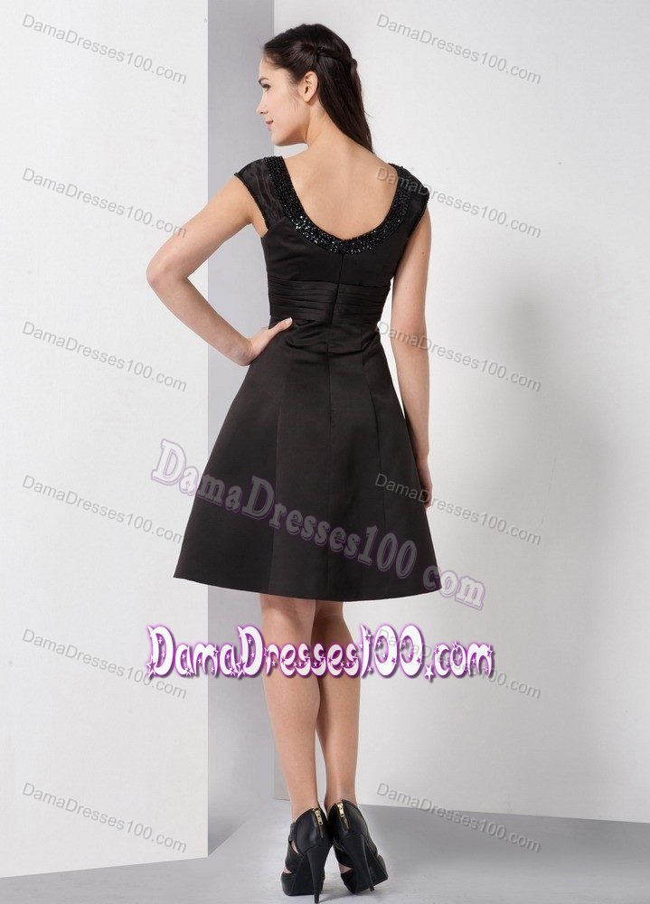 A-line Scoop Knee-length Beading Little Black Damas Dresses For Quince