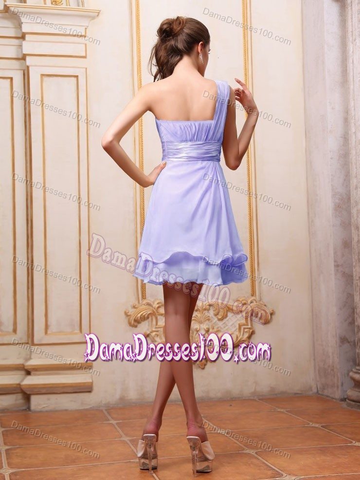 Lilac One Shoulder Short Dama Dress For Quinceanera with Beading