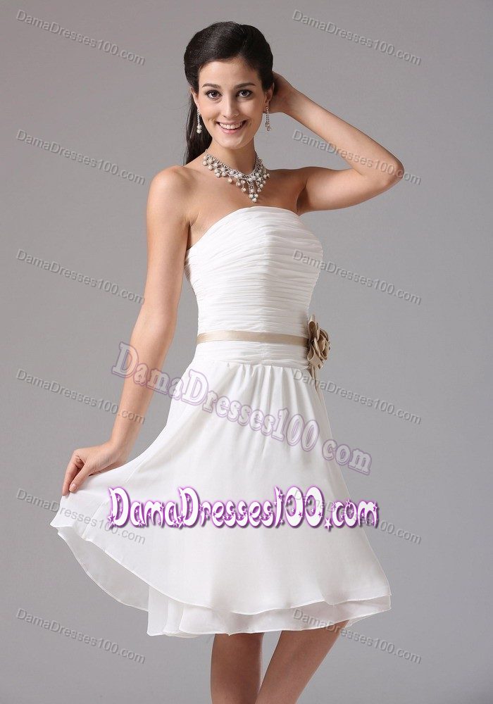 Strapless Knee-length Ruched White Dresses For Damas with Sash