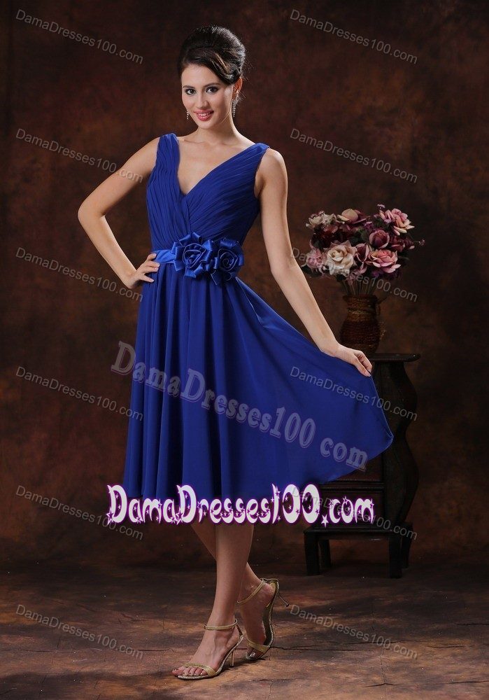 V-neck Knee-length Ruched Royal Blue Damas Dress with Flower