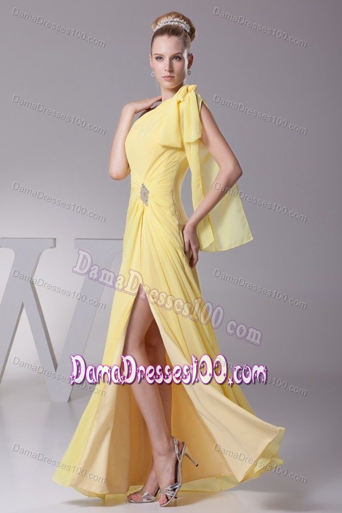 One Shoulder Yellow Dresses For Dama with Beading and Side Slit