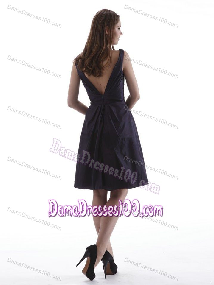 Dark Purple Straps with V-neck Dama Dress for Quinceaneras to Knee