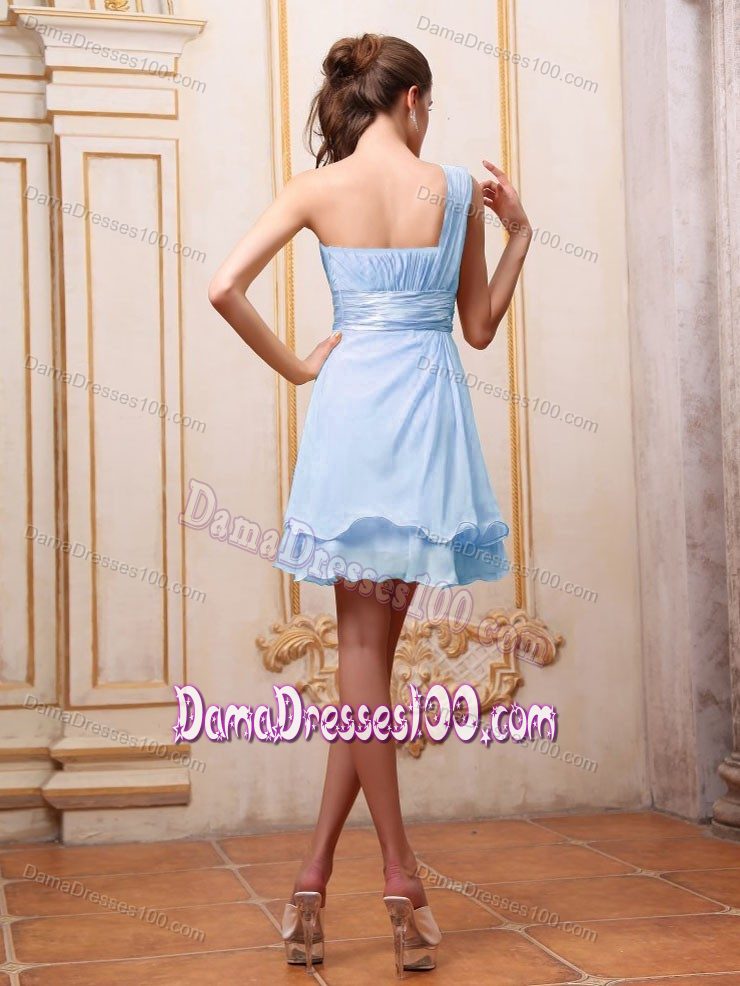 Light Blue One Shoulder Dama Dress for Quinceaneras with Beading