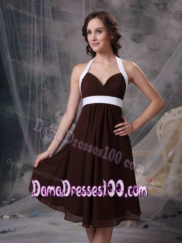 Brown Column Halter Cheap Ruched Dama Dress in Knee-length