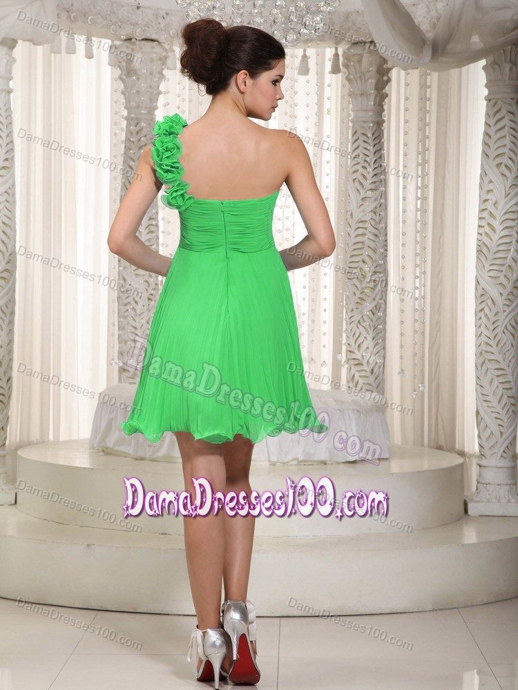 Design Green Pleated Mini Dama Dress with Ruffled One Shoulder