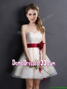 Pretty Sweetheart Short Dama Dress with Handmade Flower and Lace