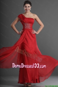 2016 Discount One Shoulder Beading and Ruching Dama Dresses in Red