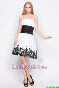 Cute Strapless Short Dama Dresses with Belt and Appliques