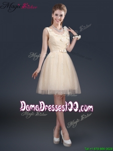 Scoop Short Dama Dresses with Appliques and Belt
