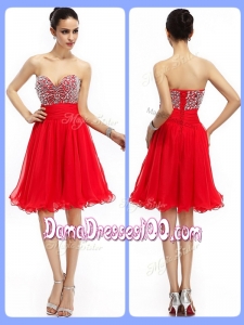 Lovely Short Sweetheart Beading Dama Dresses for Quinceanera in Red