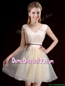 Pretty V Neck Belted and Applique Short Dama Dress in Organza