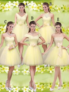 Charming Lace and Belt Vestidos de Damas Light Yellow Lace Up Sleeveless Knee Length
