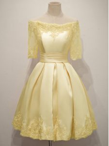 Traditional Yellow Taffeta Lace Up Damas Dress Half Sleeves Knee Length Lace