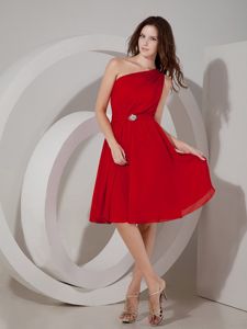 One Shoulder Knee-length Dama Quinceanera Dress in Wine Red