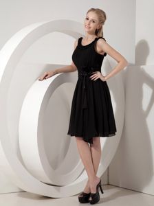 2014 Fast Shipping Scoop Neck Black Short Quince Dama Dresses