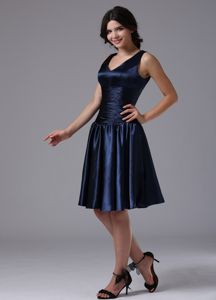 Taffeta V-neck Knee-length Quince Dama Dresses in Navy Blue