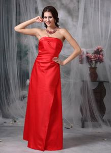 Perfect Strapless Red Long Quince Dama Dresses for 2013 Winter