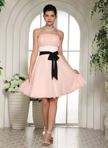 Strapless Knee-length Ruched Dama Dress in Baby Pink with Sash