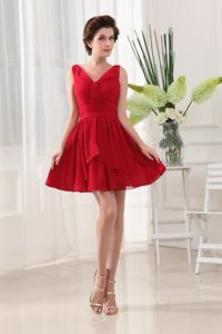 Red V-neck Mini-length Chiffon Dresses for Dama with Ruches
