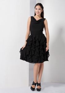 Ruffles A-line V-neck Knee-length Chiffon Black Dama Dress