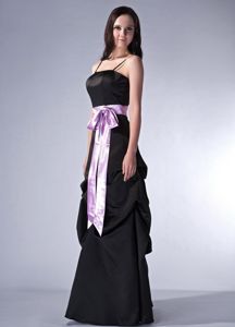 Lavender Sash Black Spaghetti Straps Bridesmaid Dama Dresses with Ruffles