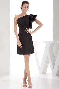 Black One Shoulder with Short Sleeves Ruching Quince Dama Dresses