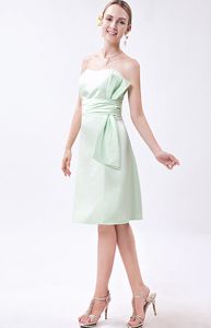 Knee-length Apple Green Dama Quinceanera Dress with Big Bow