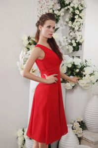 Plus Size V-neck Knee-length Red Prom Dress for Dama on Sale