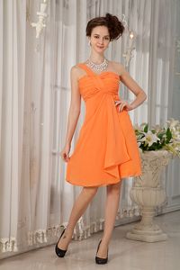 One Shoulder Ruched Orange Dama Dresses for Quinceanera